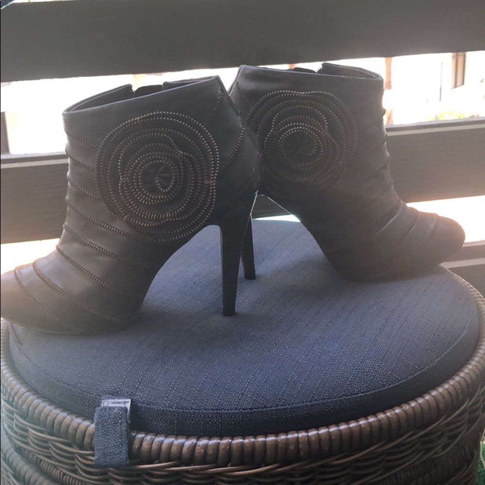 BCBG zipper ankle booties